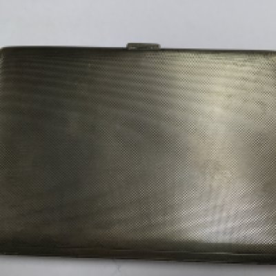 A silver cigarette case 199g