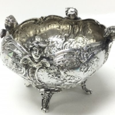 A quality sterling silver sugar bowl, hallmarked M.S, London. Postage category B