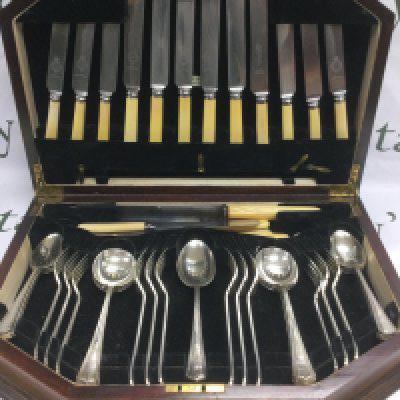 A cased canteen of silver plated cutlery. Shipping category D.
