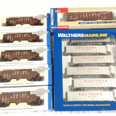 A Collection of Boxed H0 Rolling Stock By Bachman And Walthers.