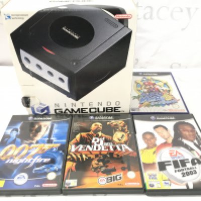 A Boxed Nintendo Gamecube with 4 Games. (2). No reserve.