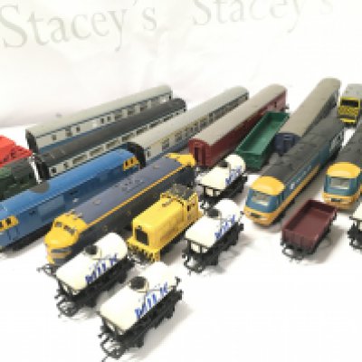 A Collection of Loose 00 Gauge locos. Rolling Stock And Coaches. Track. Also A Small Collection of Diecast. No Reserve.