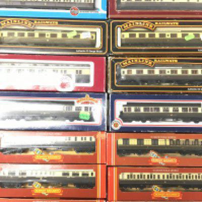 A Collection of Boxed 00 Gauge Coaches. No Reserve.