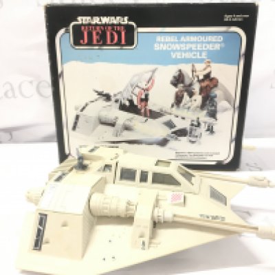 A Boxed Vintage Star Wars Snow Speeder. Harpoon Missing.