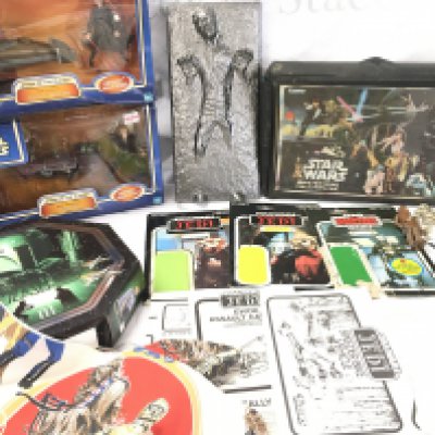 A Collection of Various Star Wars Items Including a Vintage Carry Case. Pillow Case. And Other Items.