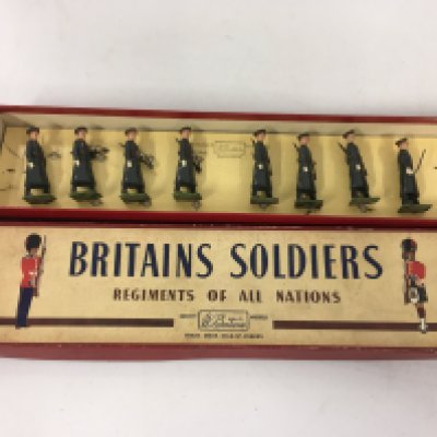 A boxed set of WBritain metal minature soldiers from the Regiments of all Nations. Features The red army Guards Infantry. No.2027