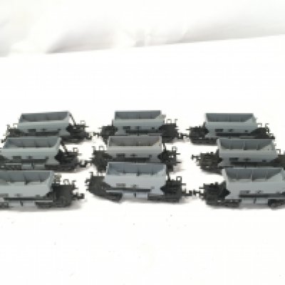 9 Trix N Gauge BR Hopper Wagons.