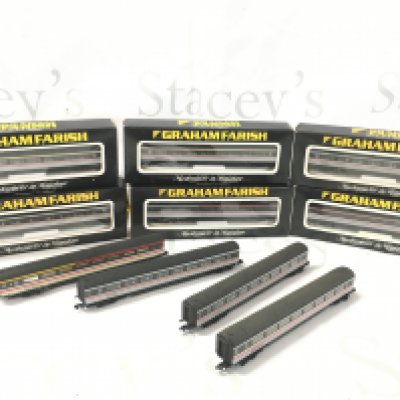 10 Boxed And Loose Graham Farish N Gauge Coaches. Executive Livery.