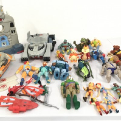 A collection of Thundercats action figures including a rare Stinger ..vehicles ..building and accessories. Also includes a collection of Thundercats mini figures. No reserve