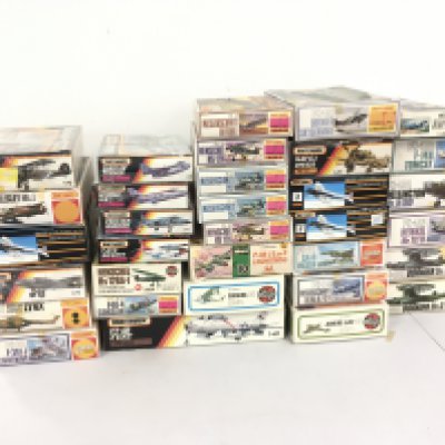 A collection in excess of 30 model aircraft kits by Airfix..matchbox etc. no reserve