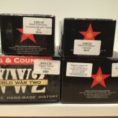 4x boxed King and Country Minature Military models from the D Day 1944 series featuring British Commandos. Includes DD195 Bc Radio Operator..DD196 BC crouching sgt with Tommy Gun. DD199 BC Grenadier..DD64. Tommy Patrol.. No reserve