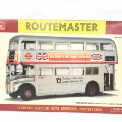A Boxed Sun Star 1/24 Scale Routemaster 2906 SRM 25-850 DYE Bus. With Certificate.