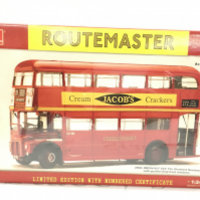 A Boxed Sun Star 2902 RM254-VLT 254 The Standard Routemaster. With Certificate.