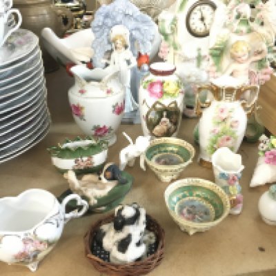 A collection of assorted ceramic items including Aynsley etc. NO RESERVE