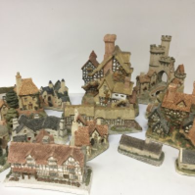 A collection of David Winter Cottages and buildings. NO RESERVE
