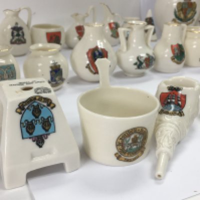 A collection of 46 items of WH Goss ware with various crests and model shapes.