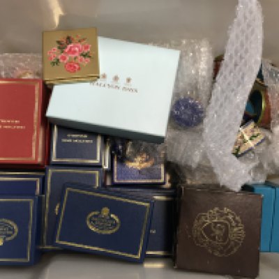 A collection of Halycon Days enamel boxes, some boxed. Also including Cloissonne ware and other enamel boxes. This lot cannot be posted