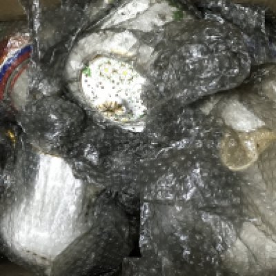 A collection of vintage porcelain tea pots. This lot cannot be posted