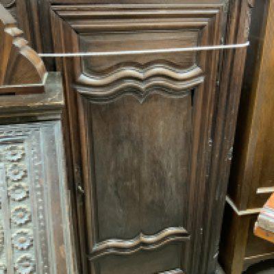 A 19thC Provincial French oak hall robe. 153cm x 90cm x 50cm. NO RESERVE