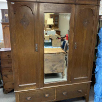 A Large 1050s oak triple wardrobe. 147cm x 212cm. NO RESERVE