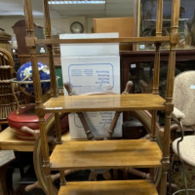 A n edwardian walnut open shelf bookcase. 199cm x 71cm x 31cm