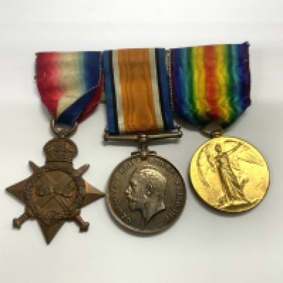 3 WW1 Issue medals, awarded to 08941 Pte. H. Holmes A.O.C