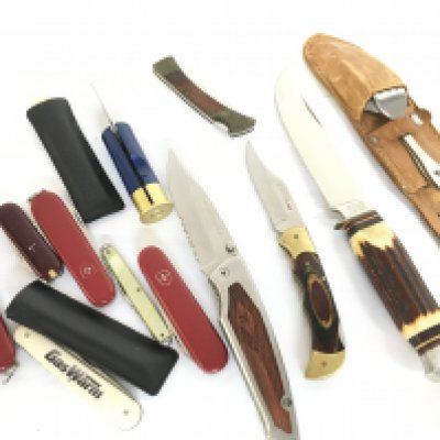 A collection of pen knives and other knives including a Winchester, Andujar. This lot cannot be posted