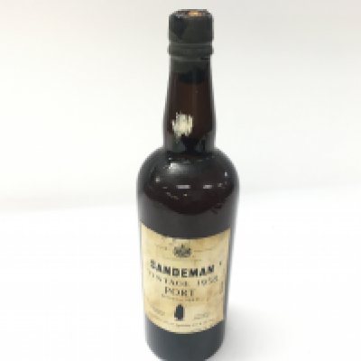 Sandman vintage 1958 port. Good level with some damage to cork.