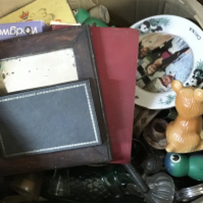 A collection of assorted items including cap badges, antique green carp bottle etc. NO RESERVE