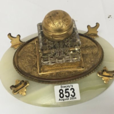 A Quality late Victorian gilt metal an onyx partners desk top inkwell the hinged top with dual opening. Length 22cm