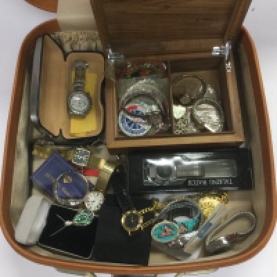 A case of mixed watches etc. Shipping category D.