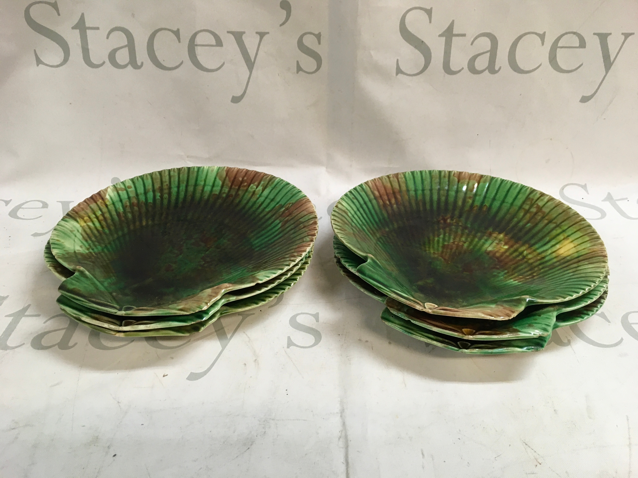Six Wedgewood plates 
