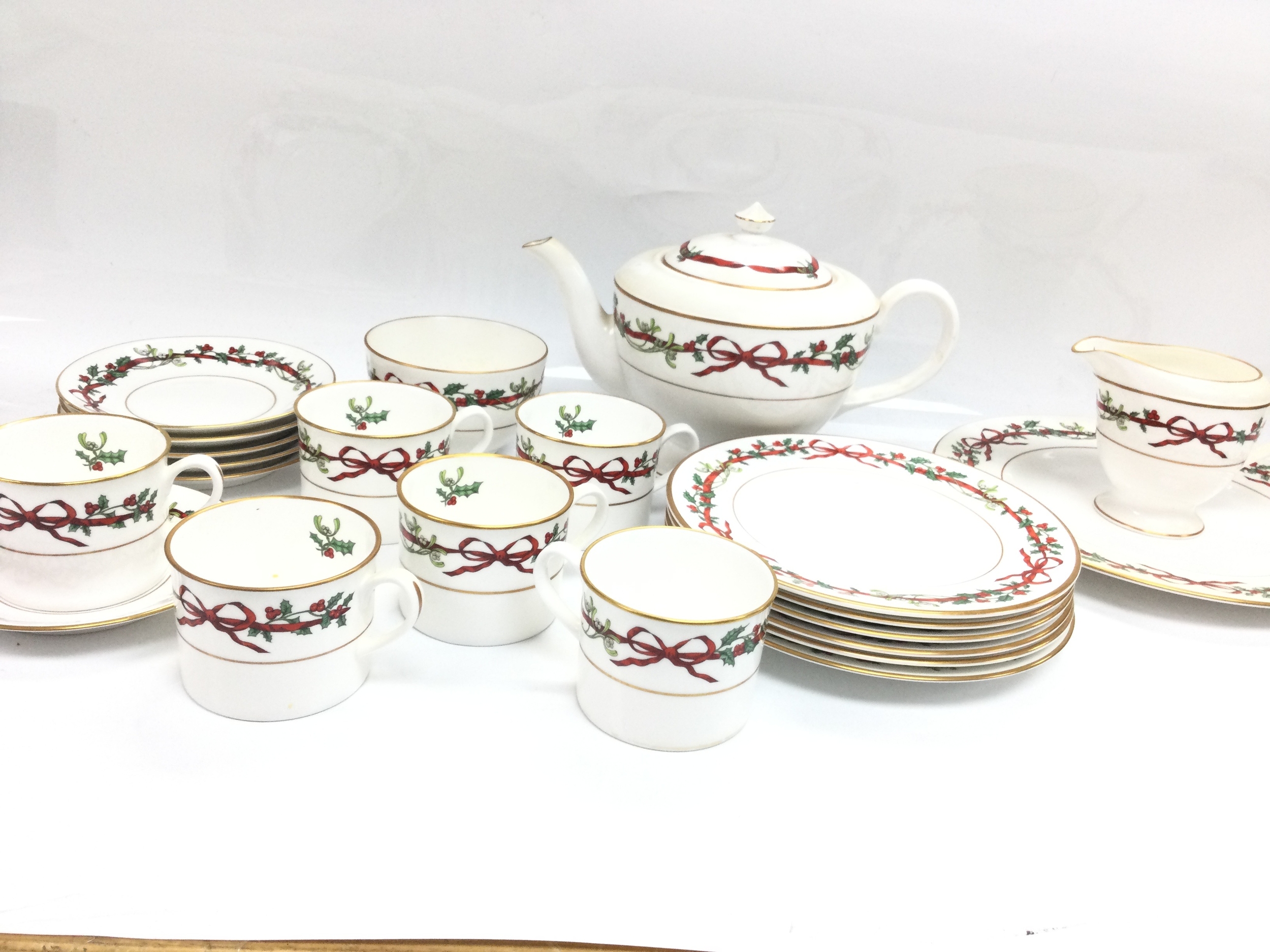 Royal Worcester 'Holly pattern' tea set