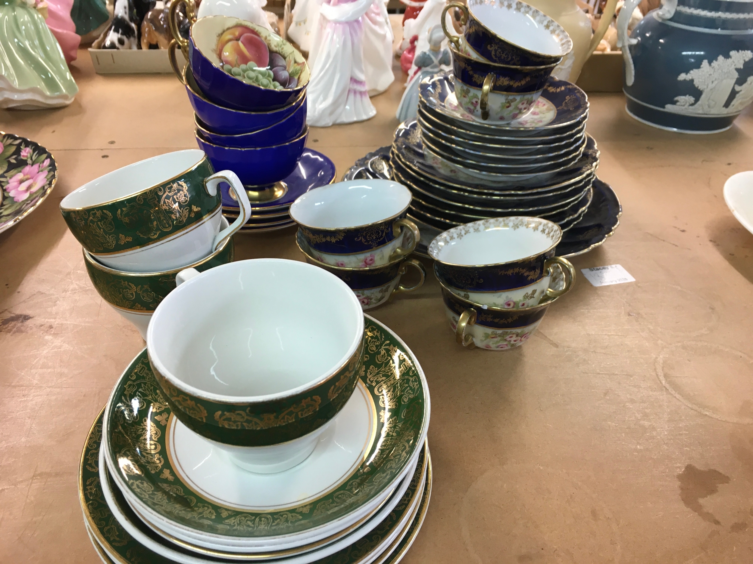 A collection of assorted ceramics including Aynsley Imperia, Lincoln wood and sons
