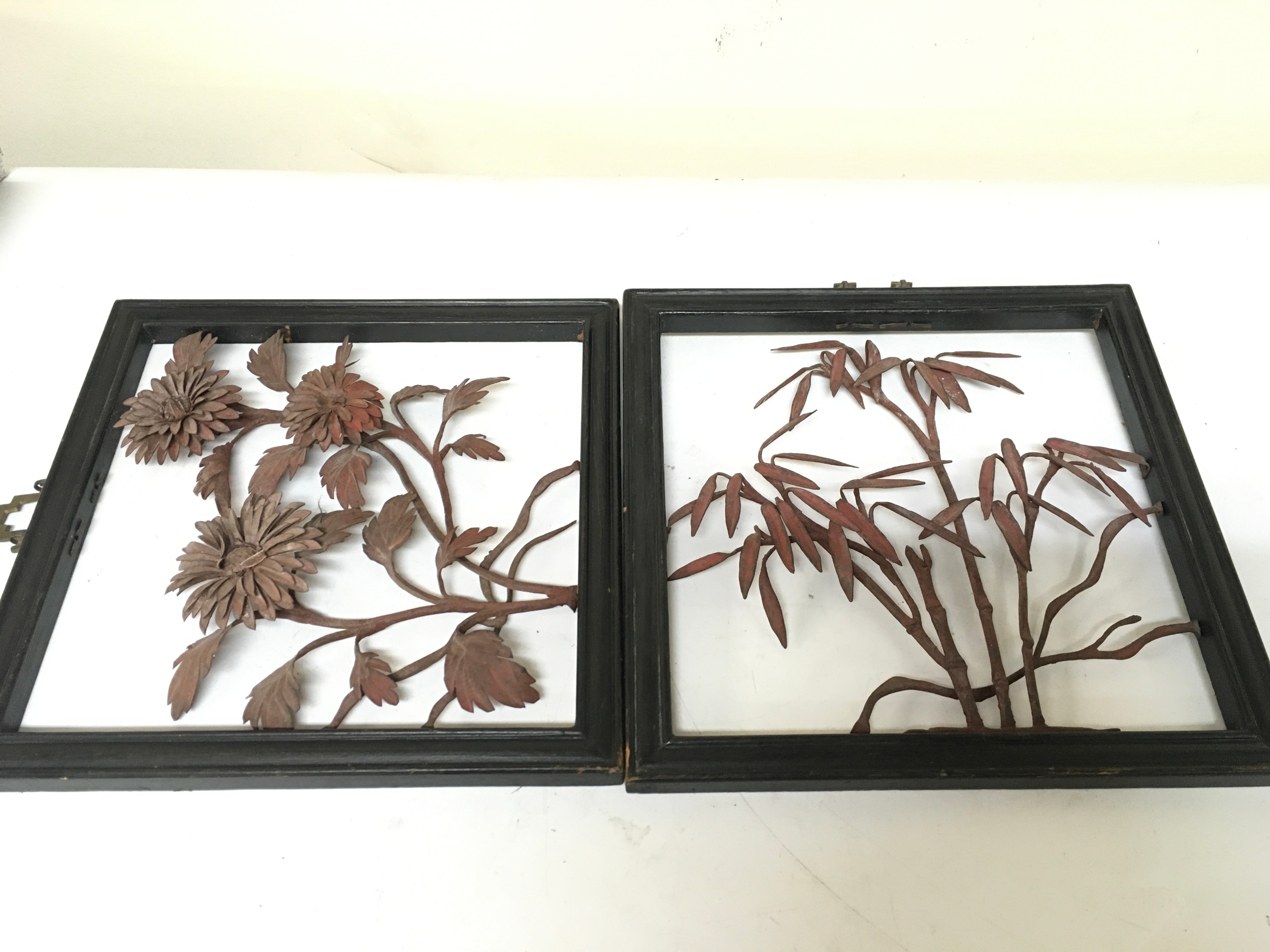 Oriental metal floral hangings. 25x25cm 