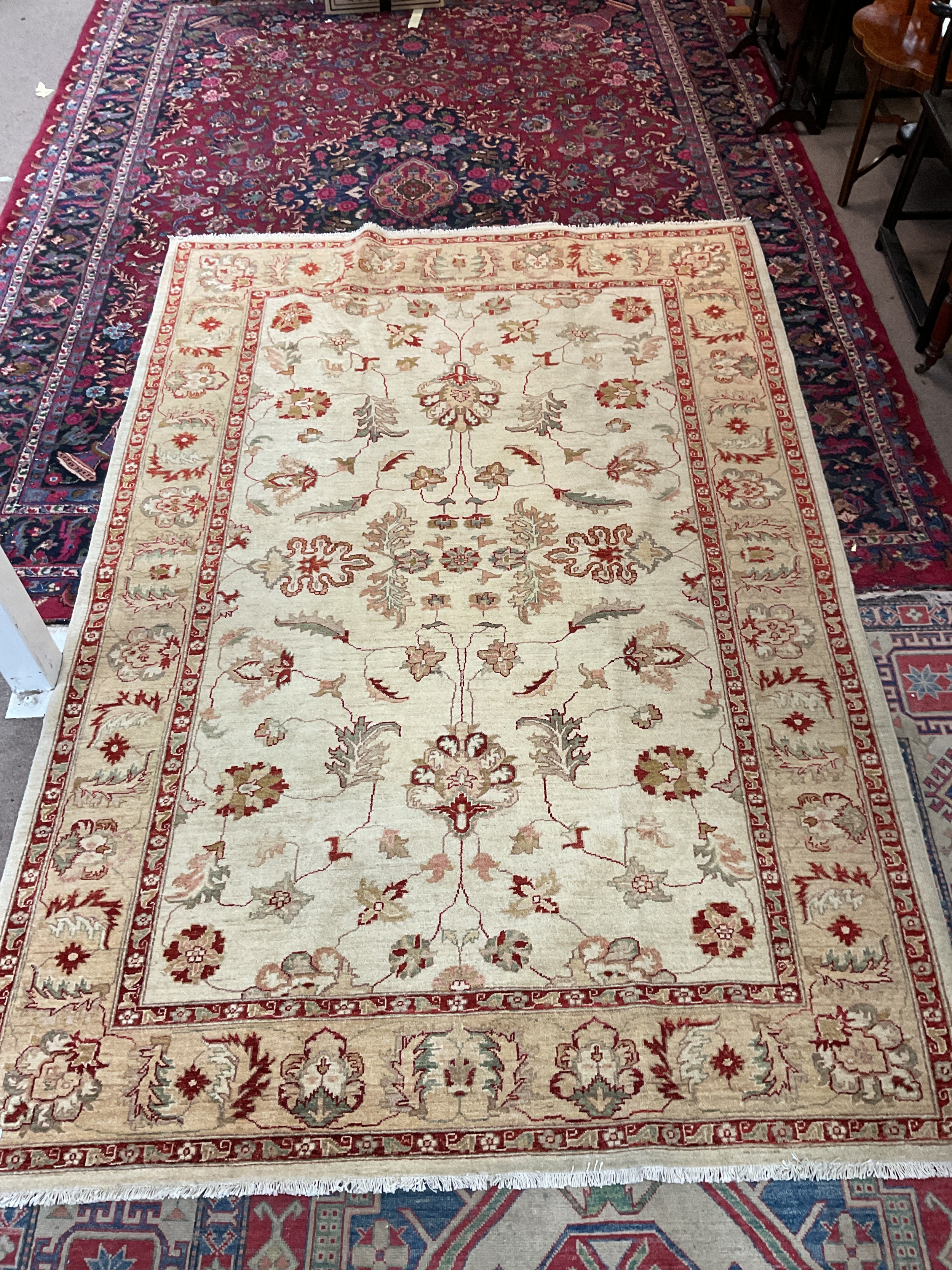 Nice clean rug in autumnal colours  190 cm x 290 cm 