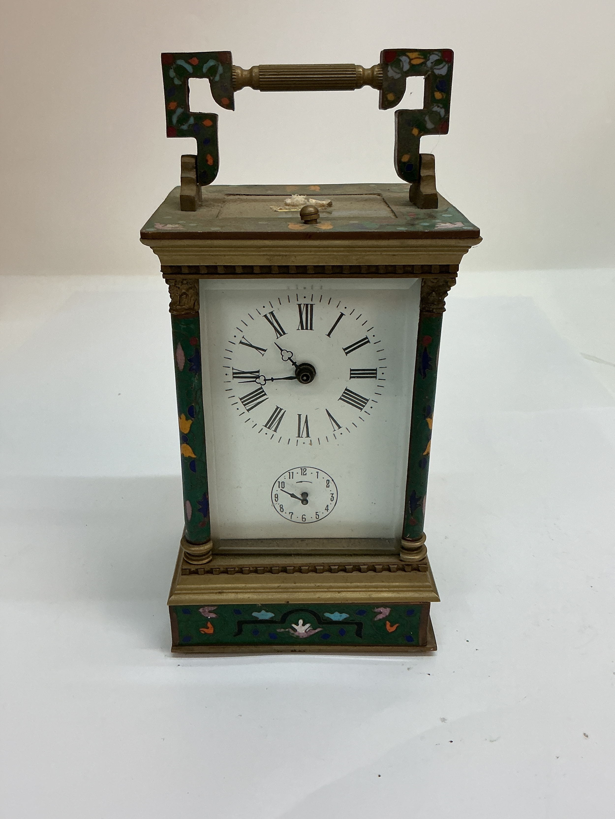 A cloisonné enamel chinoiserie style carriage clock. Approx W10 x H21cm. Offered for spares or repair. 