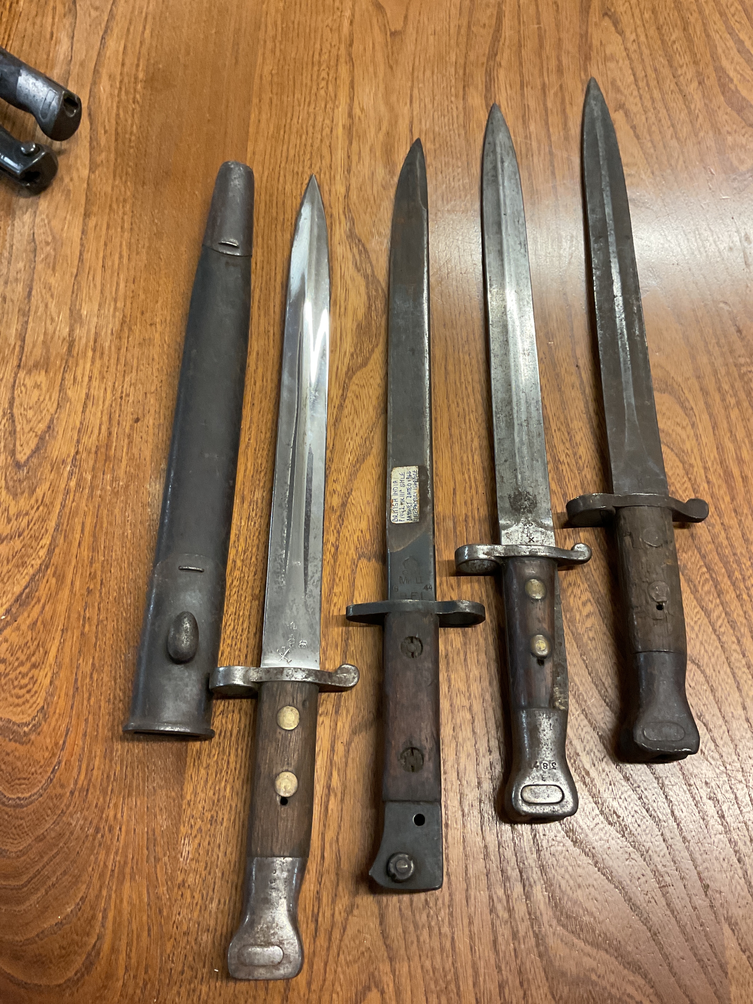 Four English Victorian bayonets to inc Ishapore made example.