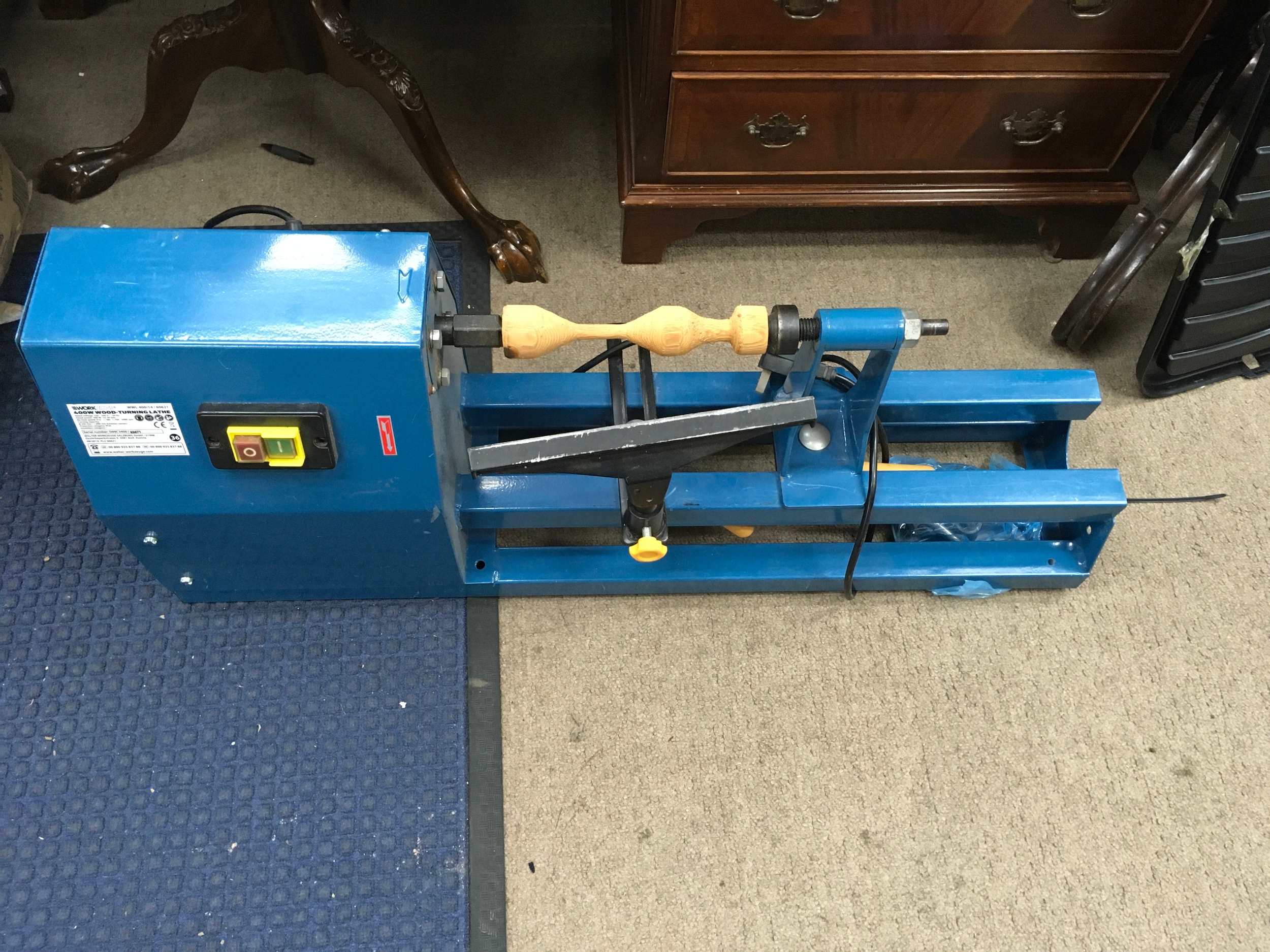 A Workzone extending wood turning lathe