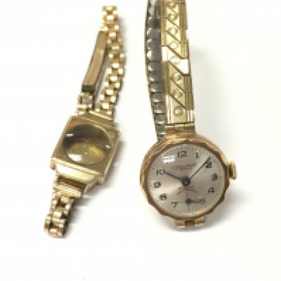 Two ladies 9ct gold cases watches. One has no movement or dial. Total 27.12g
