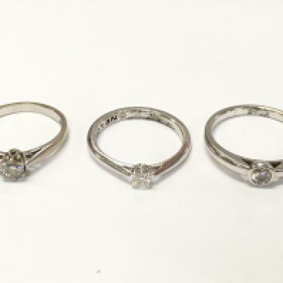 Three 18ct white gold diamond solitaire rings sizes K 1/2 L and O approximately 8.5g