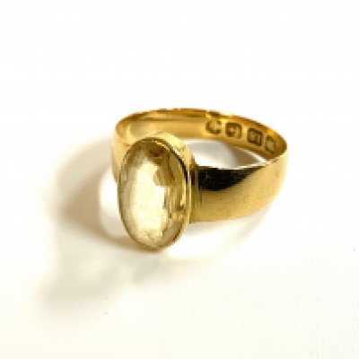 An antique oval cut citrine ring with 18ct gold ring mount. Size M. (A)