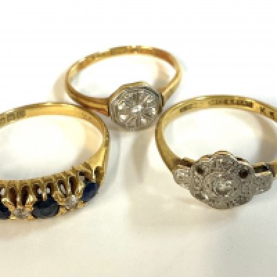 3 1930s 18ct yellow gold rings.