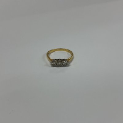 18ct 3 Stone Ring