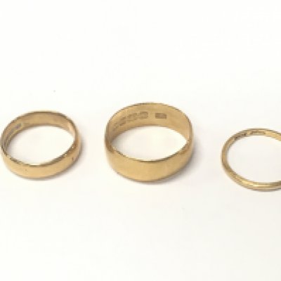 Three 22ct gold wedding bands. 12.17g
