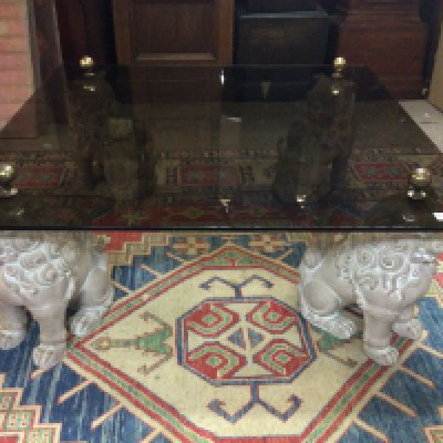 A modern design glass top coffee table 107x107cm