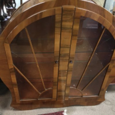 An art deco design cabinet. Cracked glass. 120 x 130 x 35cm