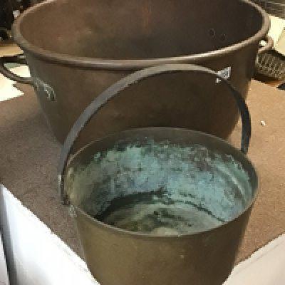 A large Vintage heavy copper wash bowl diameter 60cm and a preserve pan (2)