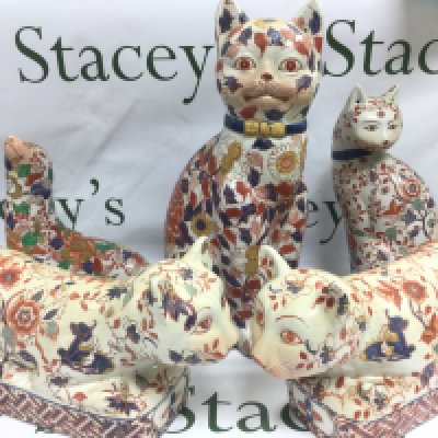 Seven modern imari figures comprising mainly cats, largest approx 35cm. Shipping category D.