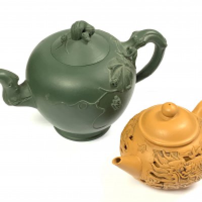 2 Chinese republican period Yi Xing terracotta teapots. (A).